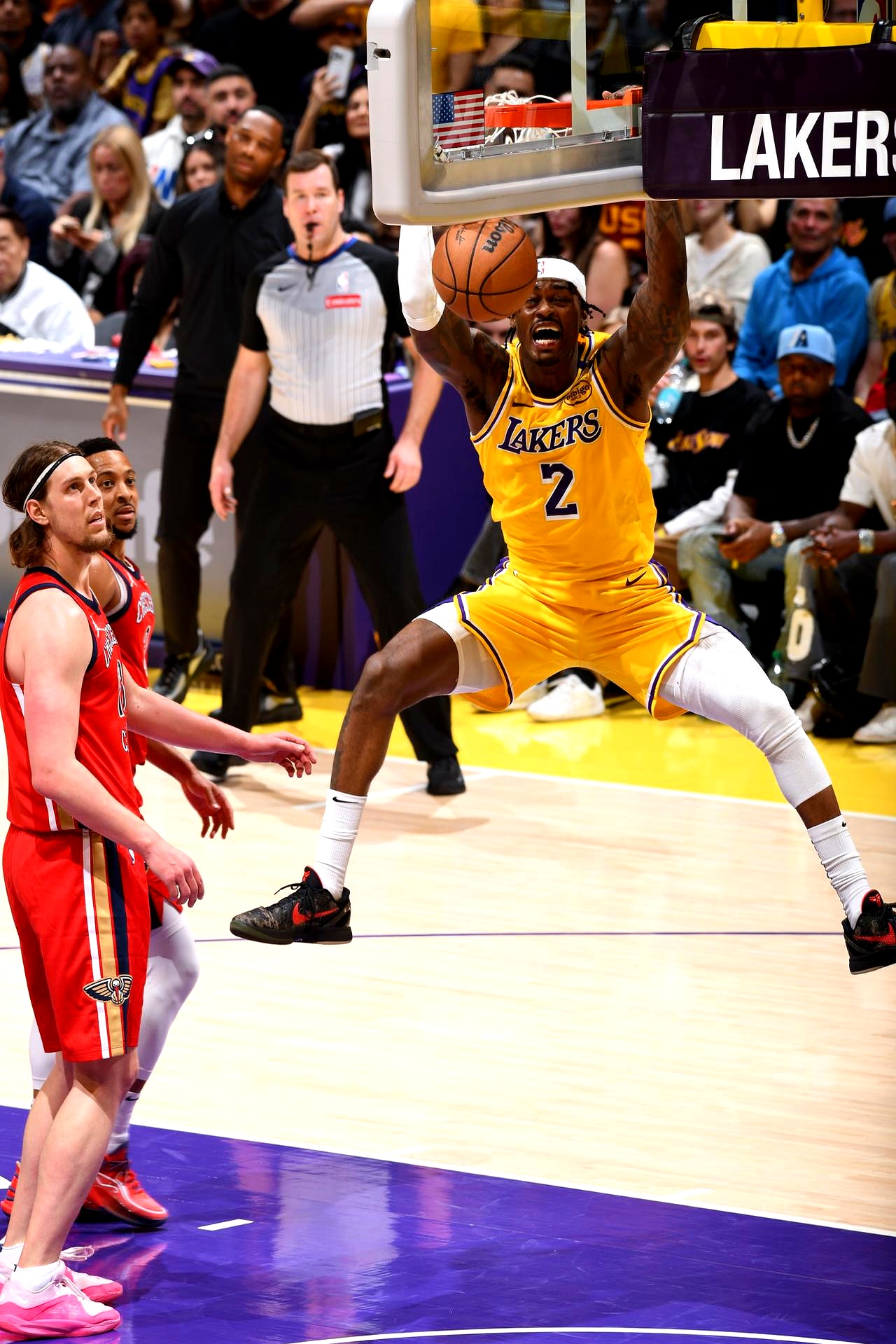 爱游戏体育-湖人绝杀北京队，西亚卡姆点燃赛场