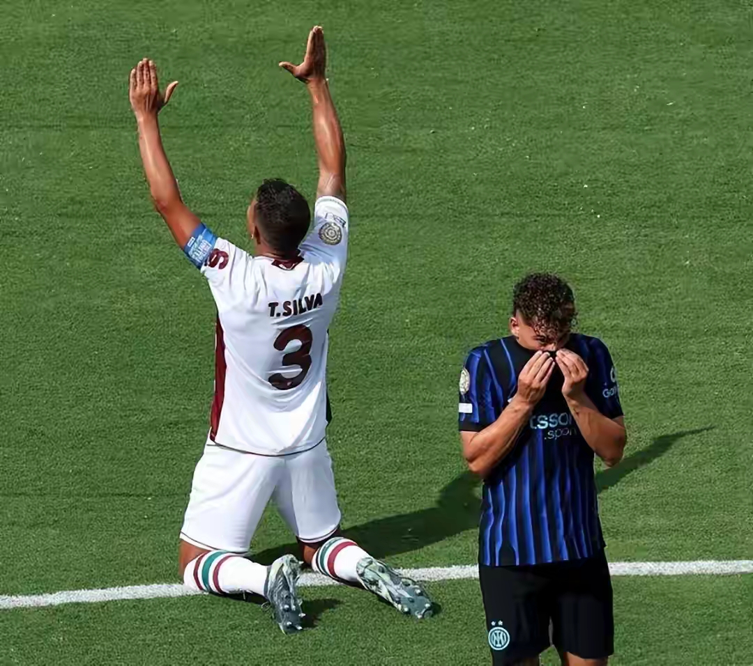 爱游戏APP-拜仁翻盘AC米兰，卡瓦哈尔统治全场