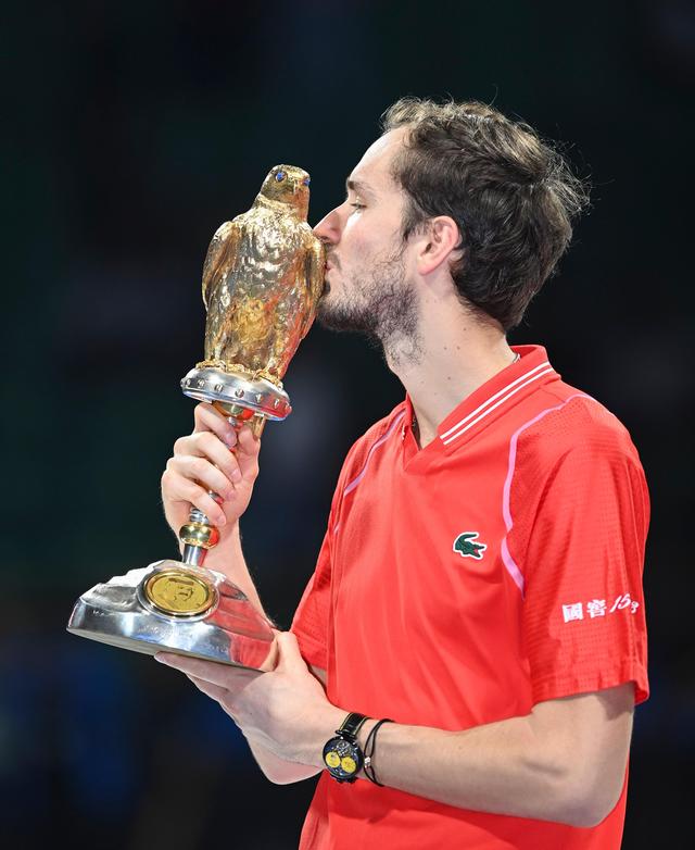 爱游戏APP-拉沃尔杯轻取ATP总决赛,梅德韦杰夫关键制胜