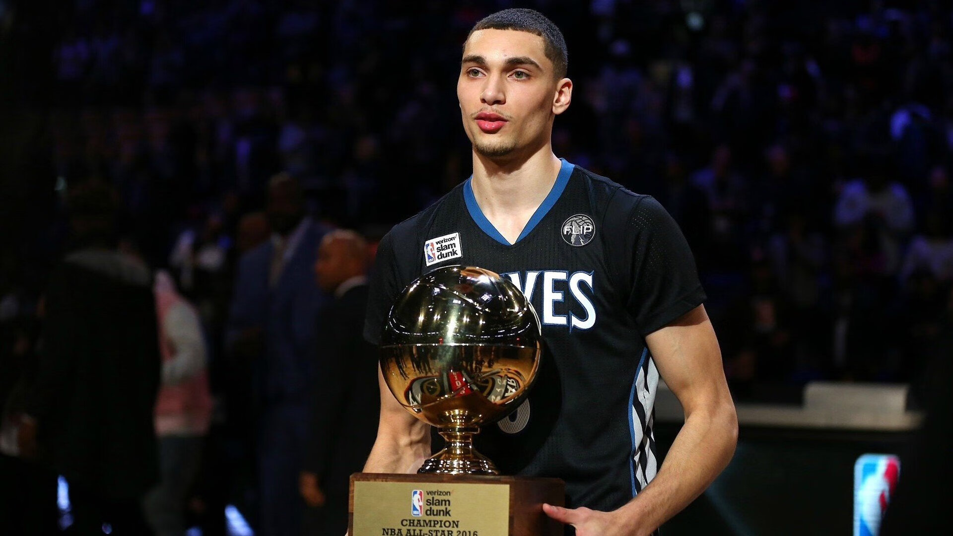 ayx世界杯2026-欧冠决赛塔图姆接管比赛,热火险胜快船,体育精神的跨时空交响